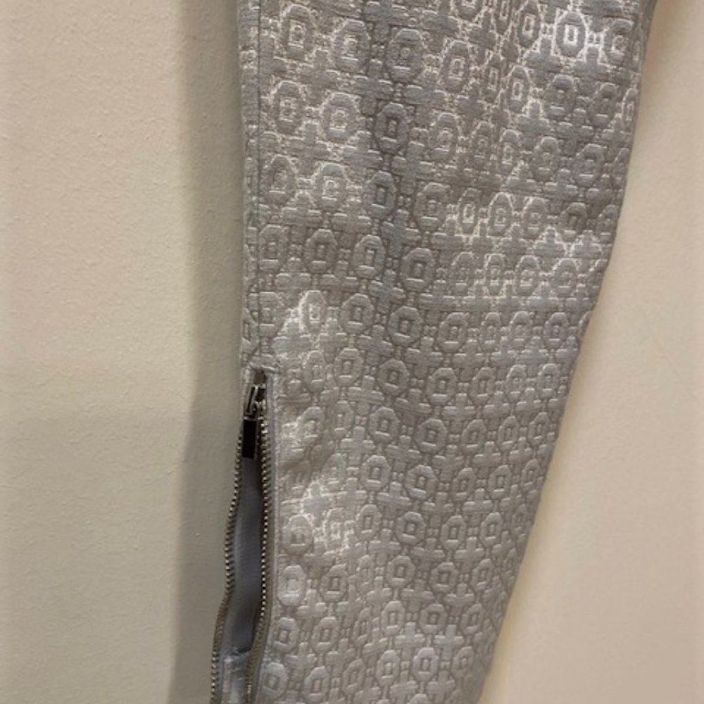 Cache Stretch Capris - Picture 6 of 6